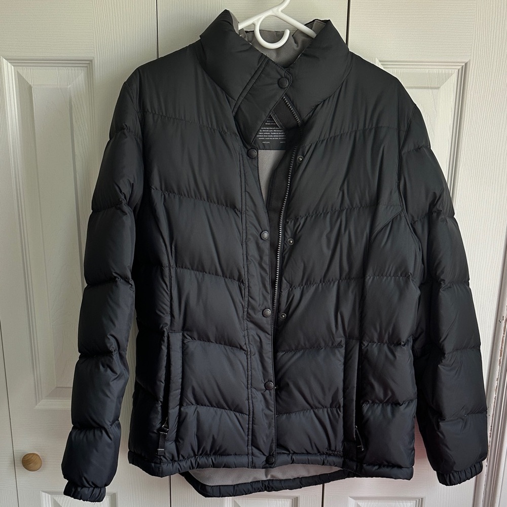 L.L.Bean Women's Classic Black Puffer Jacket- Size Large
